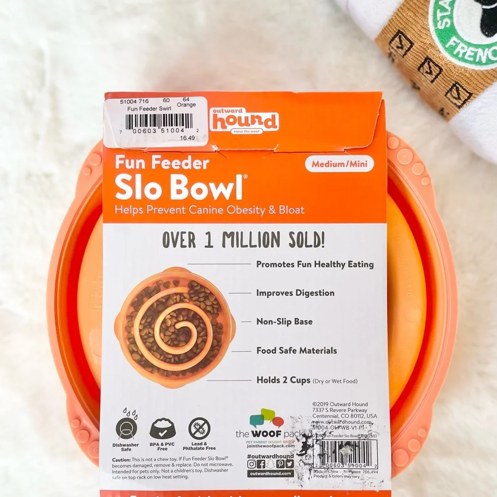 🐶New with tags FUN FEEDER SLO BOWL HELPS PREVENT CANINE OBESITY & BLOAT SZ MED